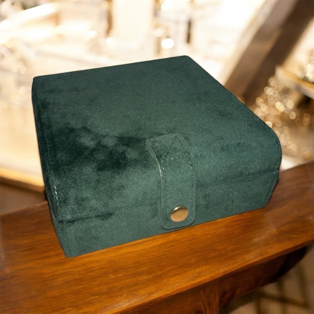 ⭐️BOGO 50% off ⭐️ Green Jewelry Box